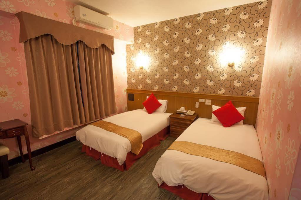 Chiayi Crown Hotel Dış mekan fotoğraf
