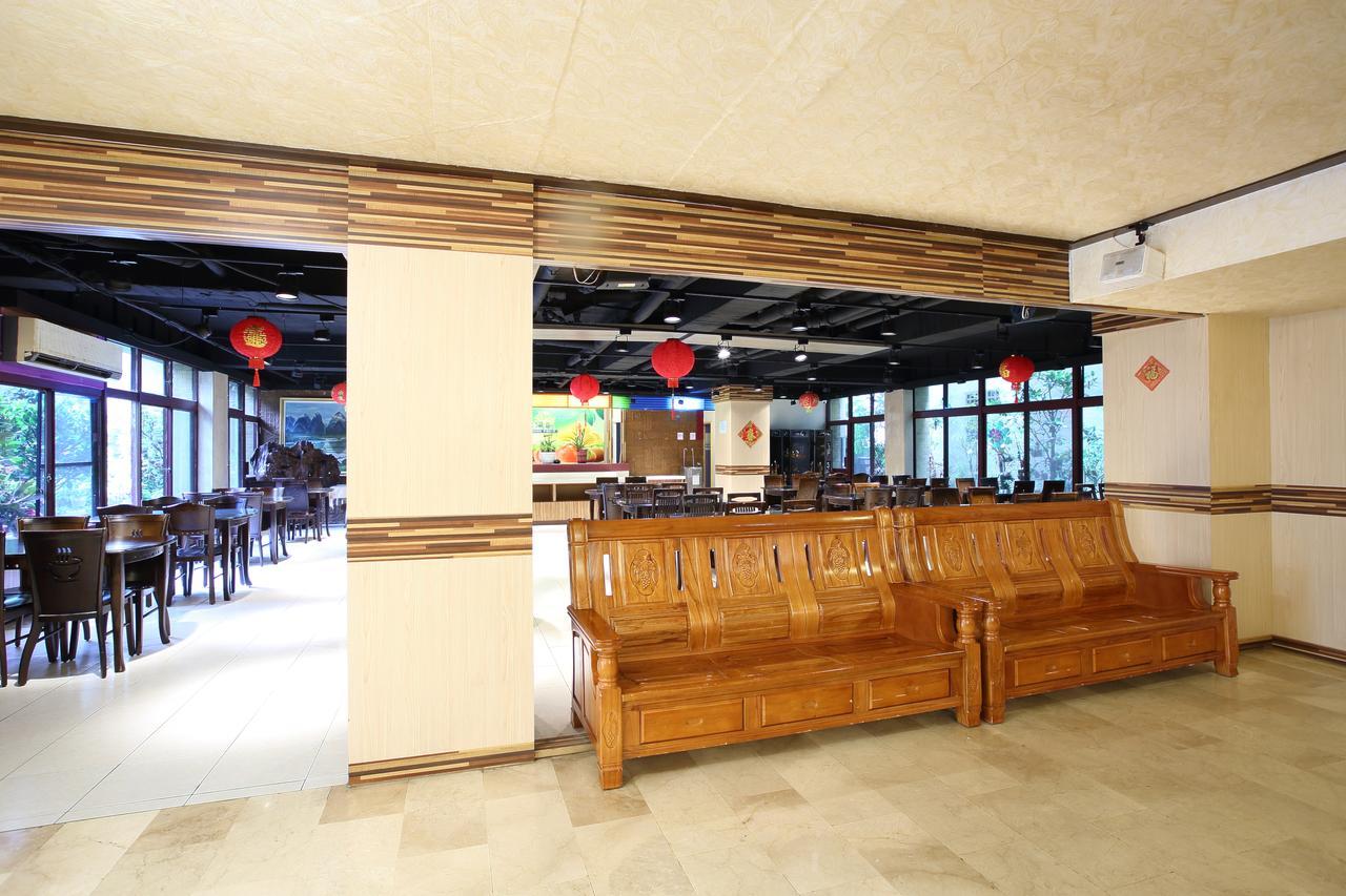 Chiayi Crown Hotel Dış mekan fotoğraf