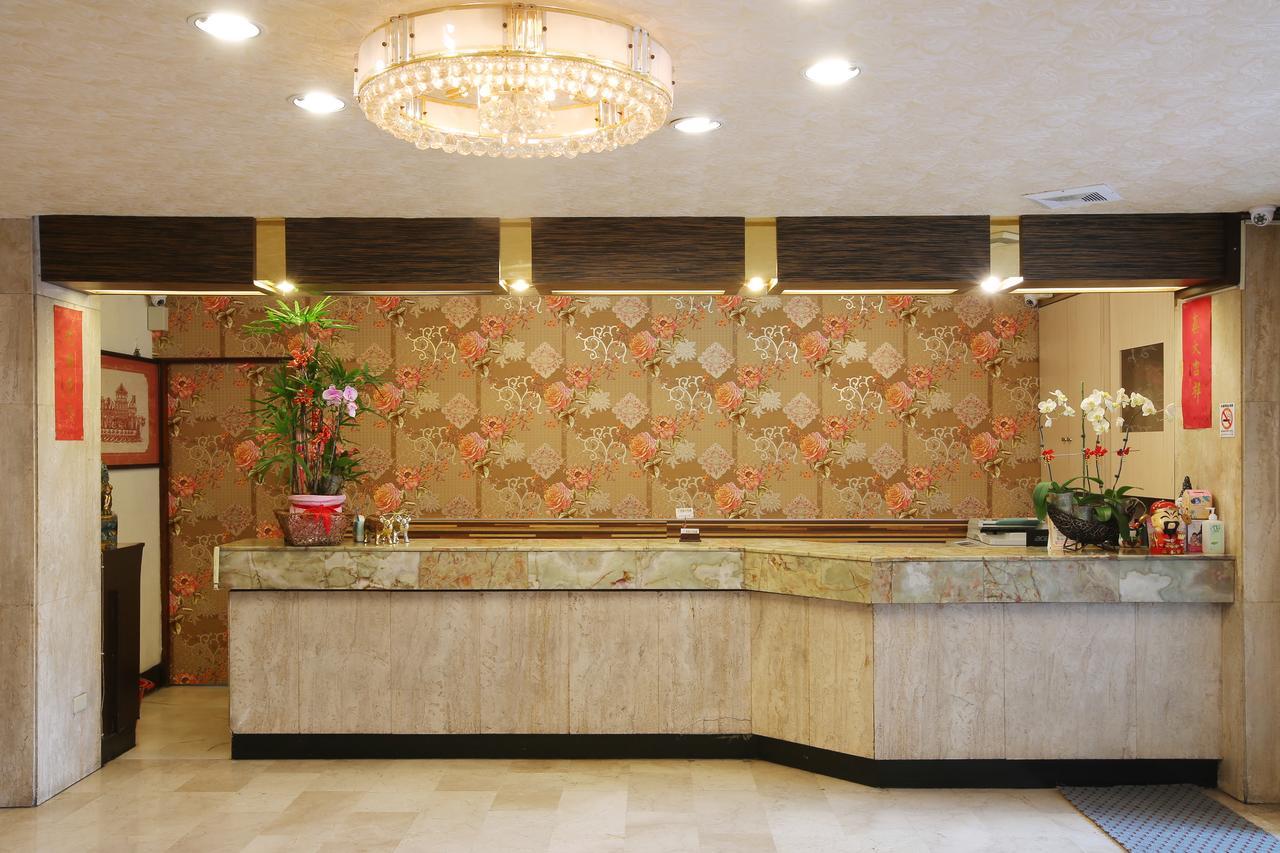 Chiayi Crown Hotel Dış mekan fotoğraf